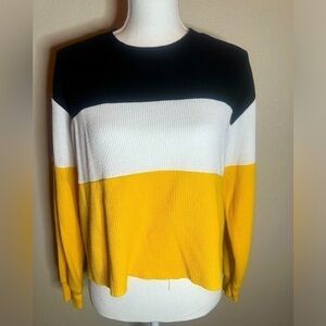 Hollister long sleeve boyfriend tee color block size XS